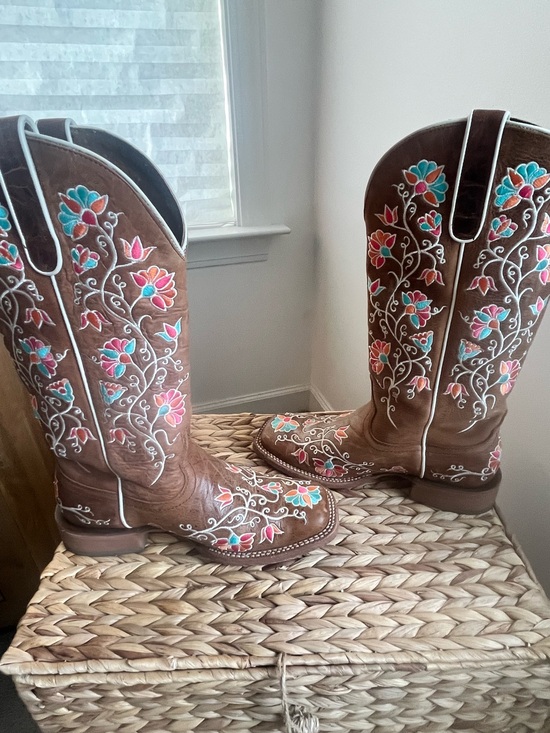 Ariat Shoes - Ariat flower Embroidered Floral Cowboy Boots